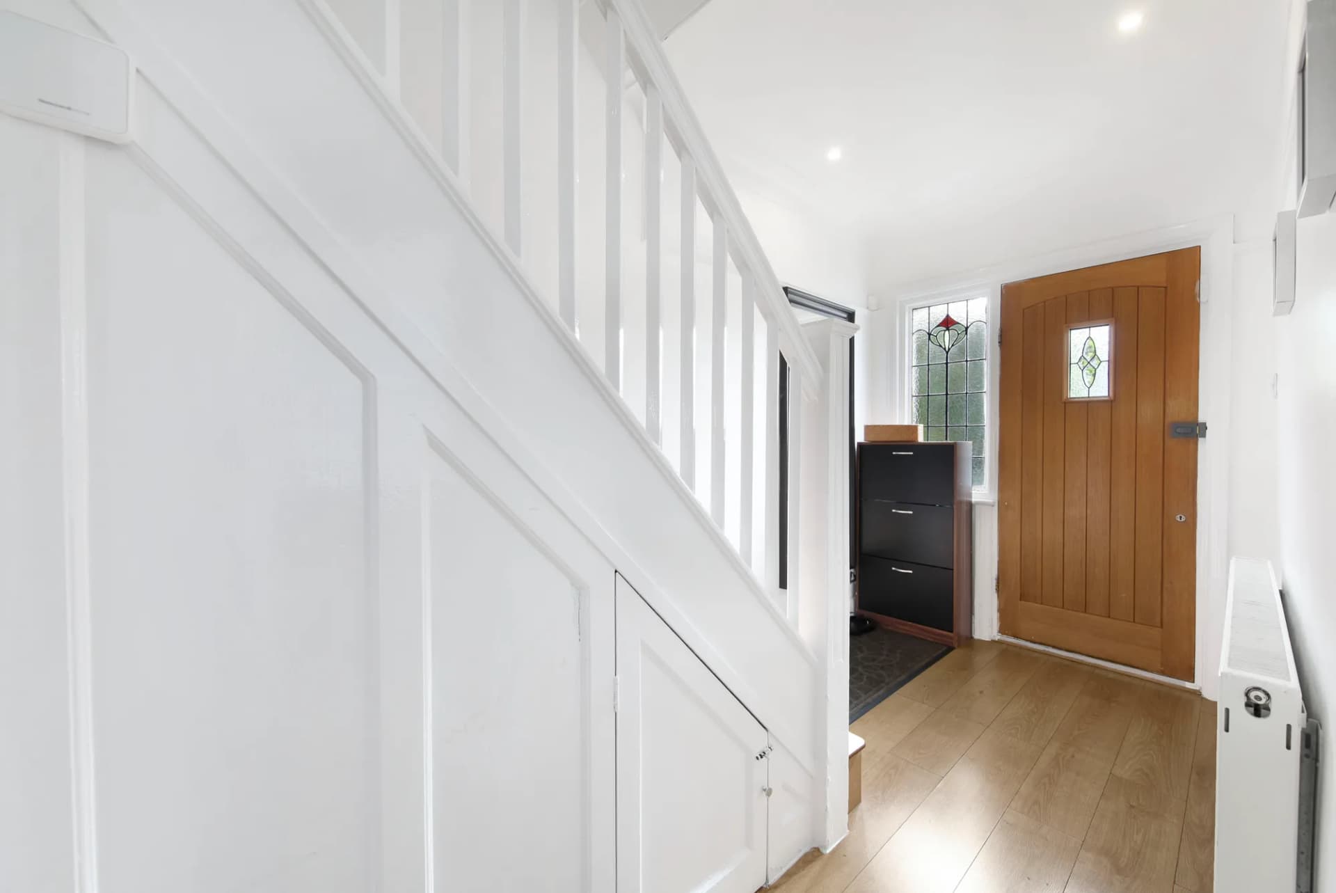 29 Hughenden Avenue Harrow HA3 8HA - 006.jpg
