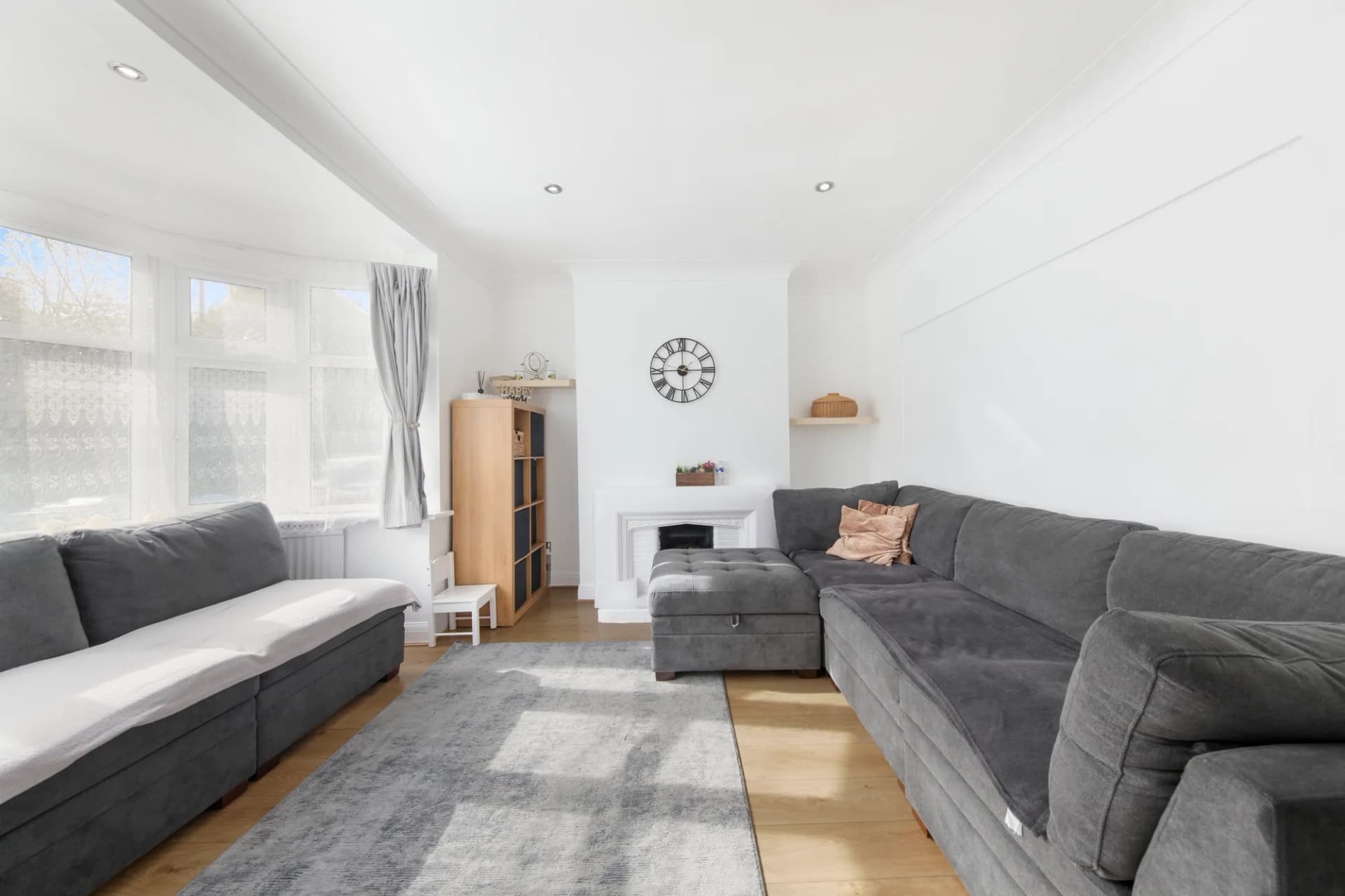 29 Hughenden Avenue Harrow HA3 8HA - 022.jpg
