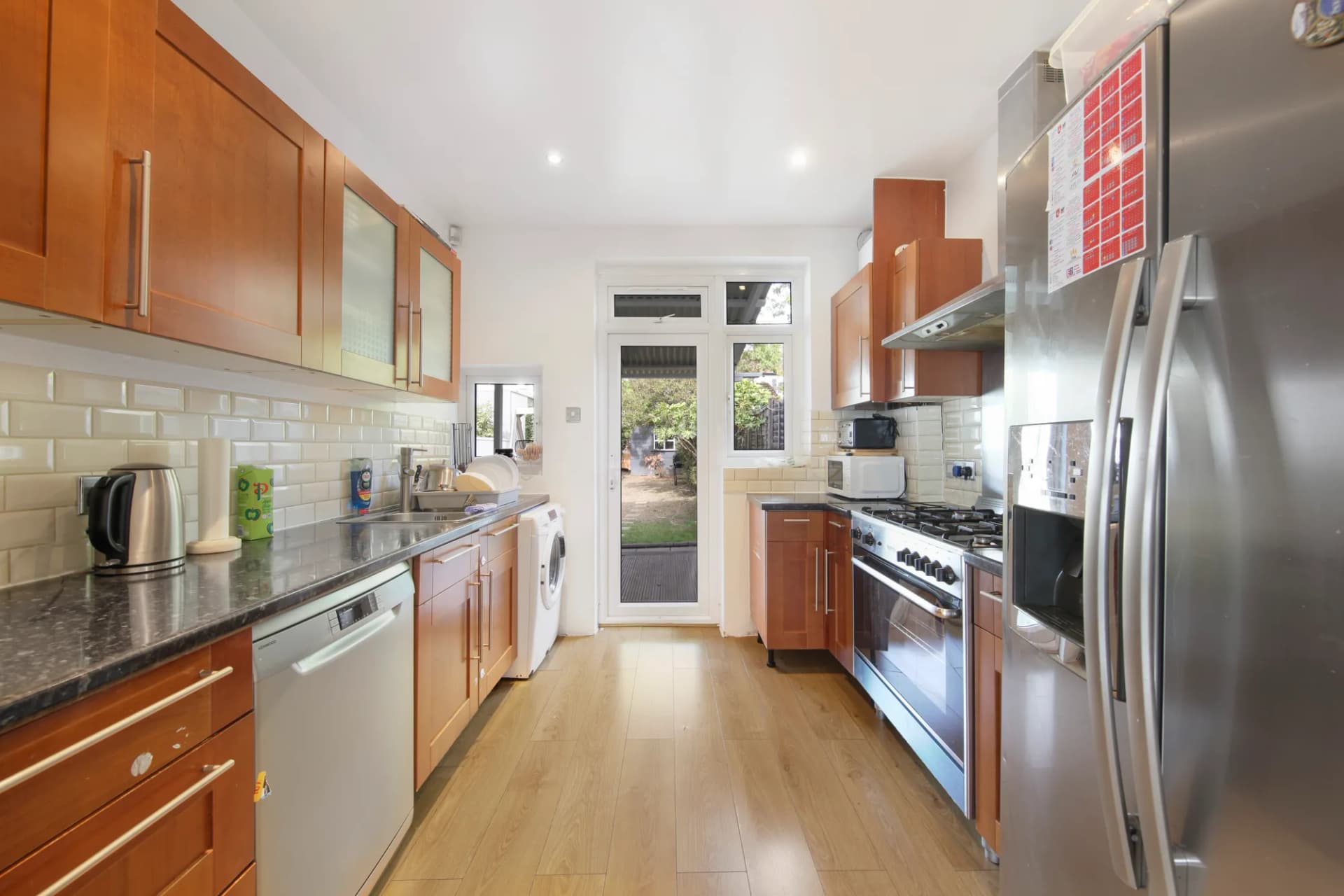 29 Hughenden Avenue Harrow HA3 8HA - 011.jpg