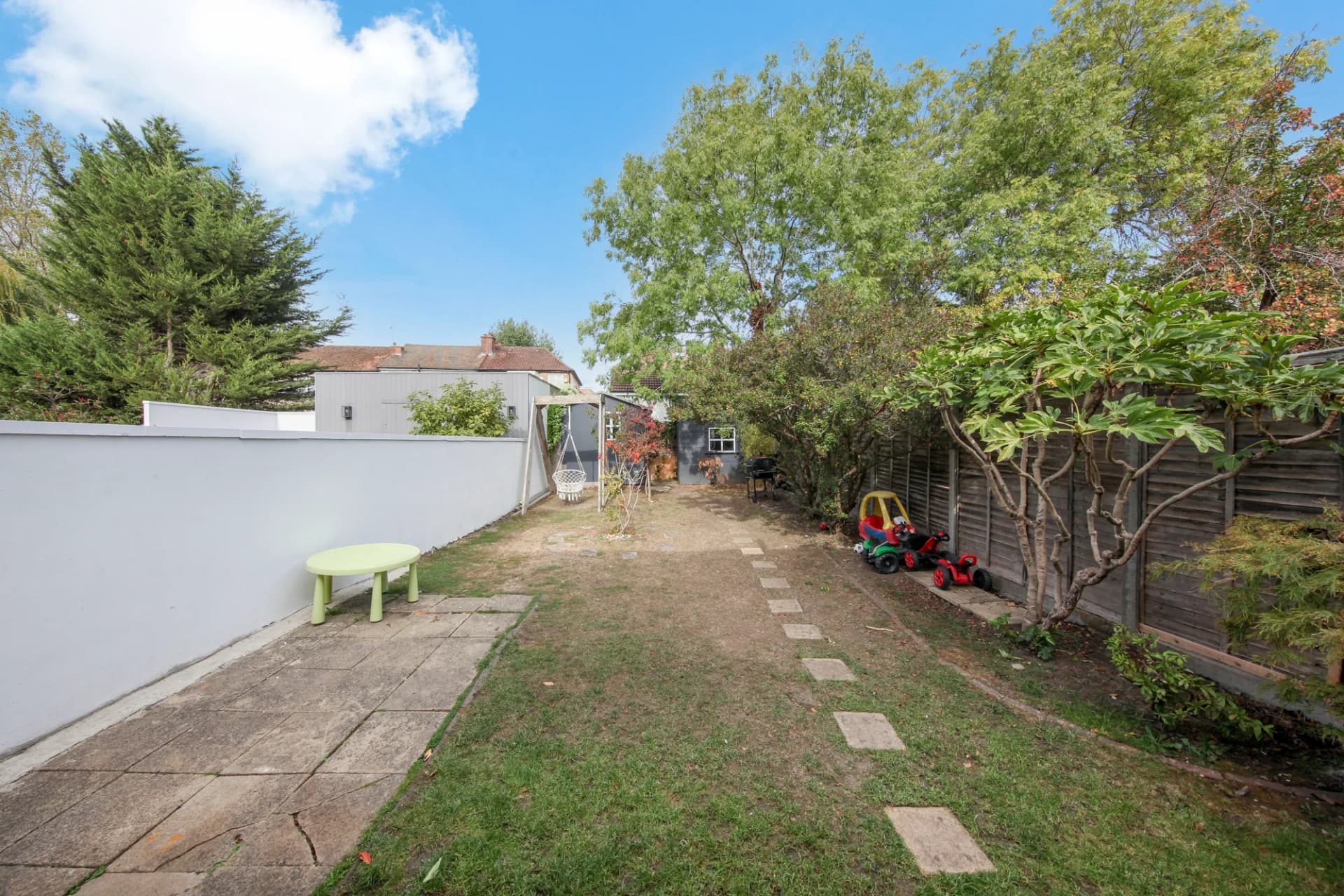 29 Hughenden Avenue Harrow HA3 8HA - 019.jpg