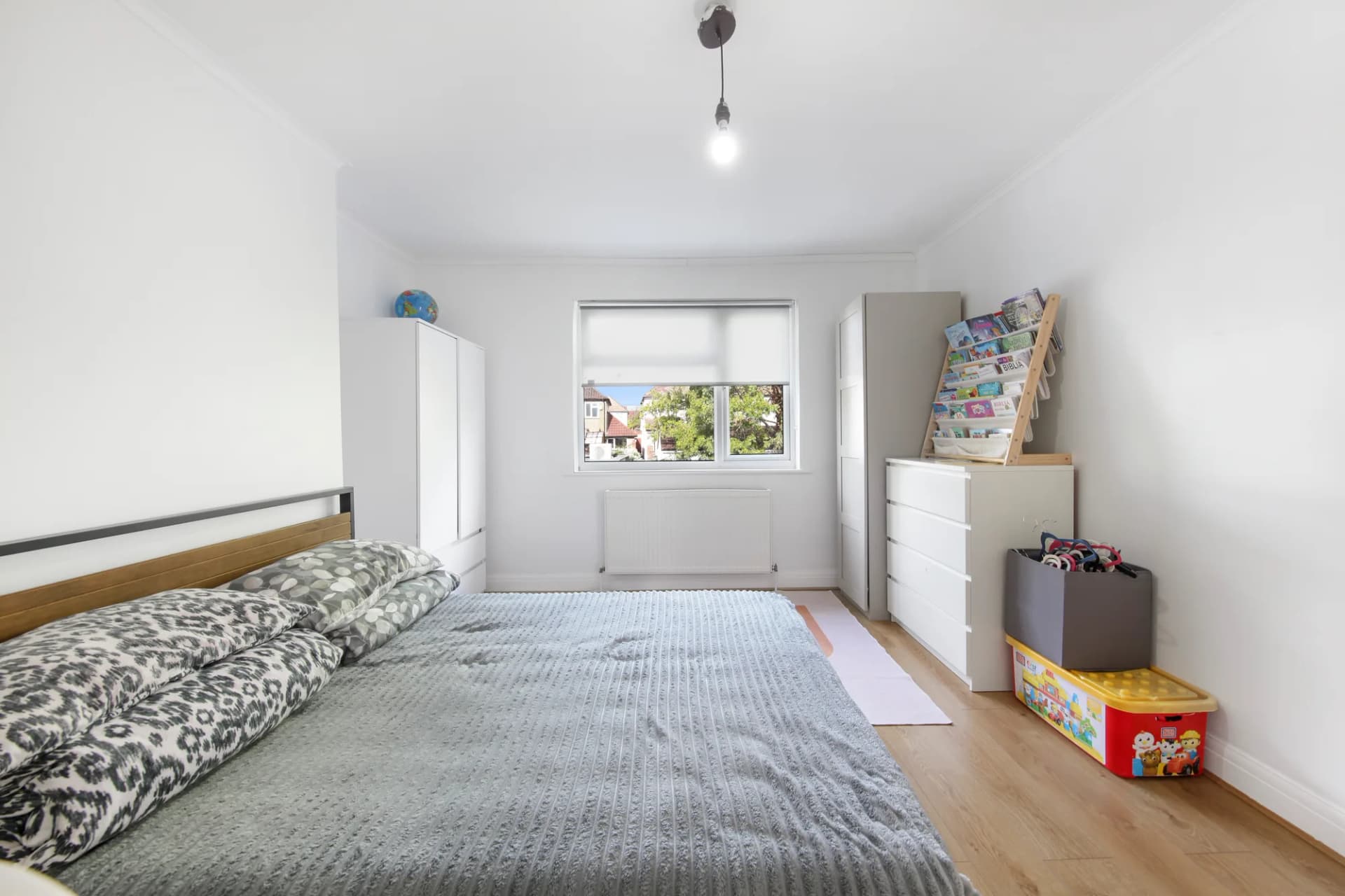 29 Hughenden Avenue Harrow HA3 8HA - 021.jpg