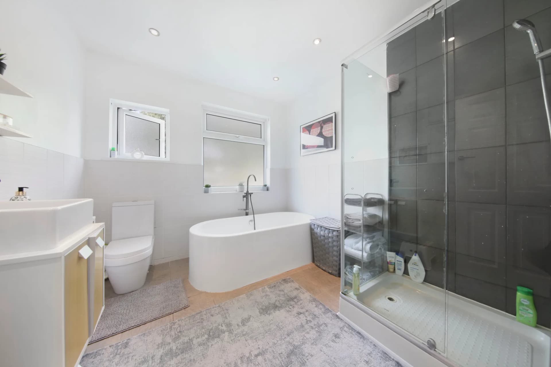 29 Hughenden Avenue Harrow HA3 8HA - 024.jpg
