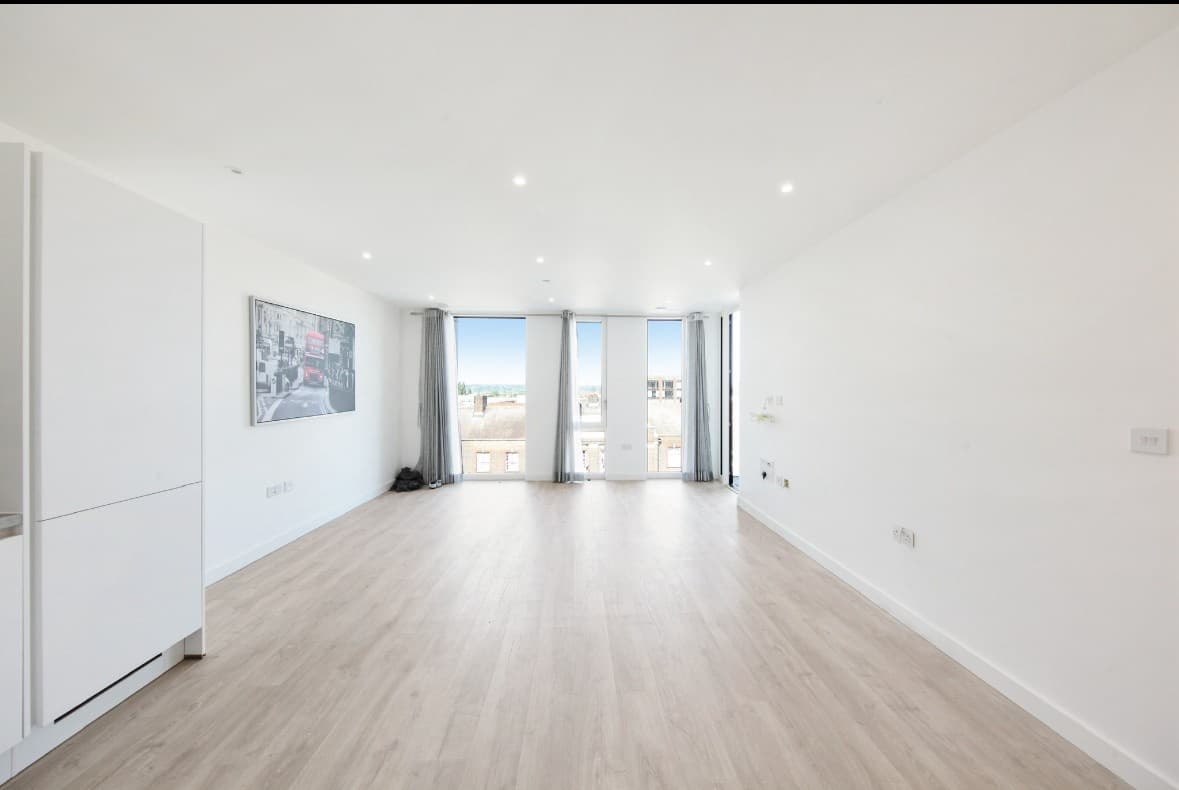 Two Bedroom Apartment to Rent in Percival Square, Harrow on the Hill | Empire Chase - Image 1