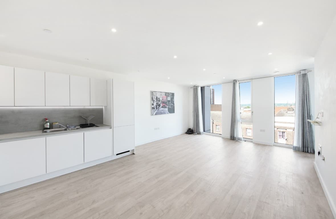 Two Bedroom Apartment to Rent in Percival Square, Harrow on the Hill | Empire Chase - Image 4
