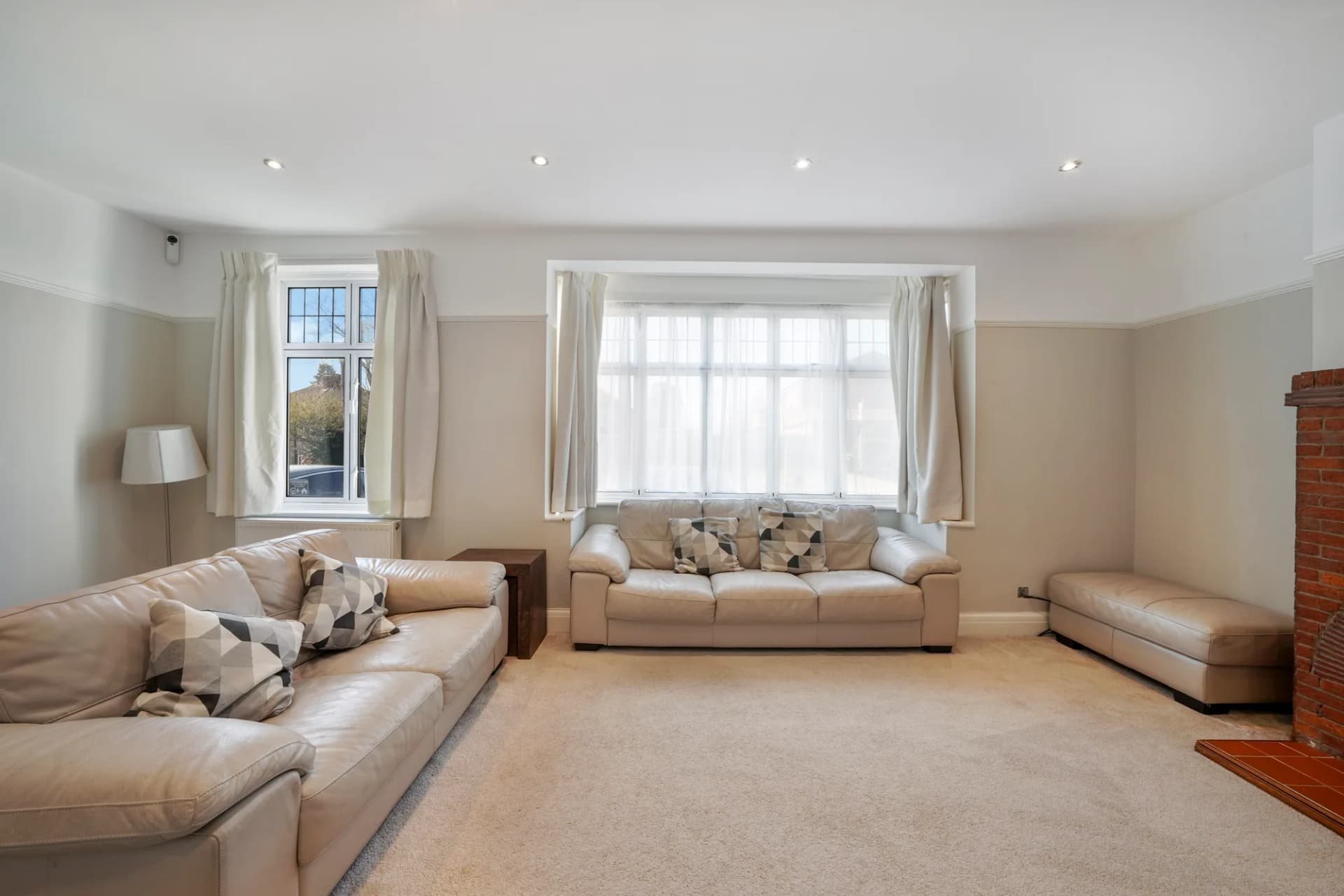 736 Kenton Lane - 4HWNSeSMEeUMZGH95hKL.jpg
